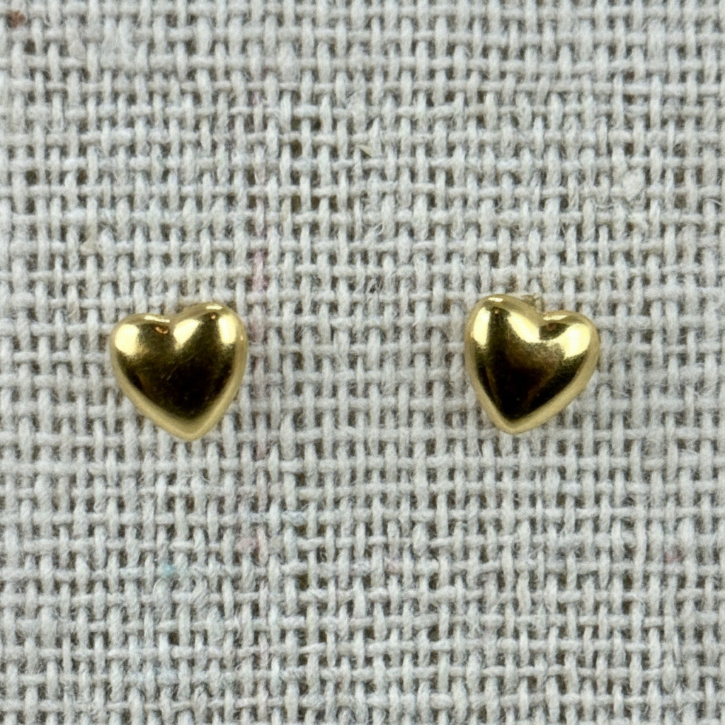 Ohrstecker Herz – vergoldeter oder versilberter Edelstahl | Minimalistisch & hypoallergen.