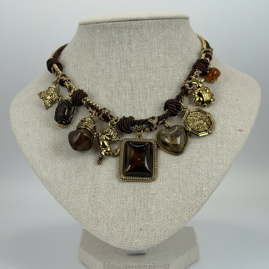 Collier vintage réglable avec breloques dorées et perles marron – Style bohème chic