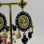 Barocke Kamée-Ohrringe aus Edelstahl – Schwarz & Gold