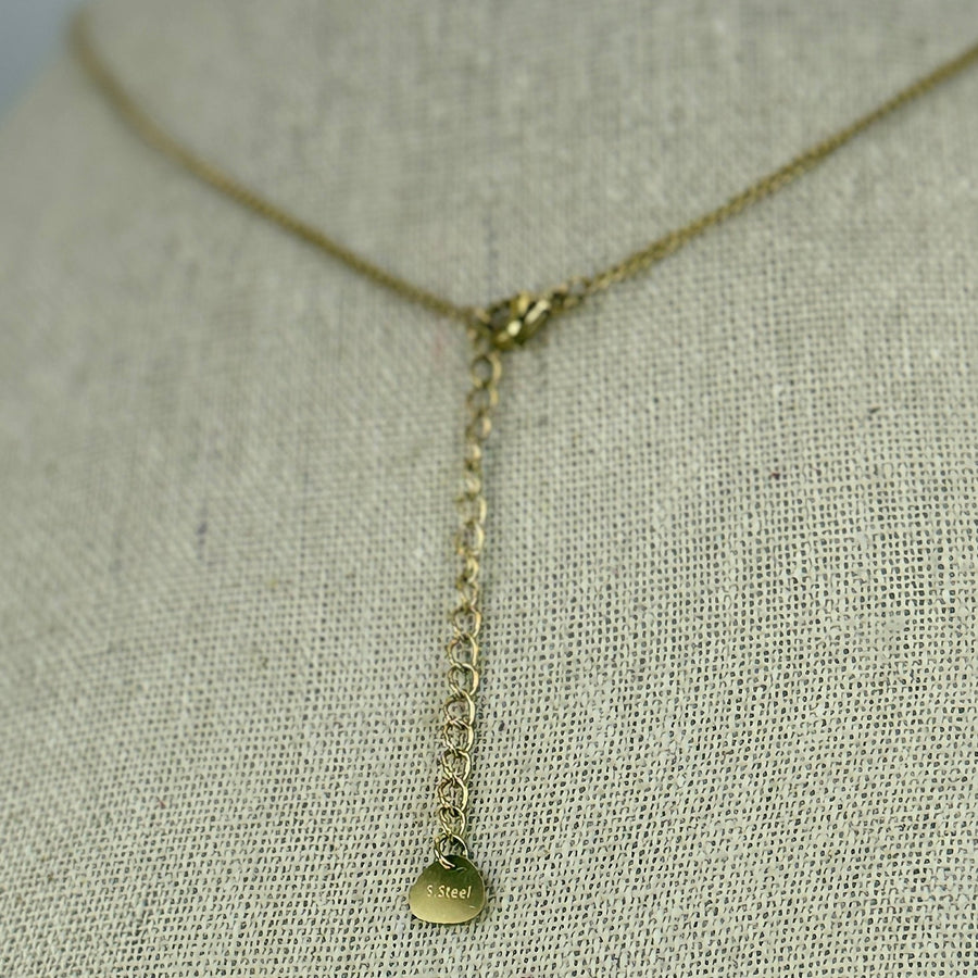 Verstellbare goldene Halskette aus Edelstahl – Feine Kette mit glänzenden Anhängern
