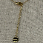 Collier Y (lariat) réglable en acier inoxydable – Chaîne fine dorée avec pendants rectangles.