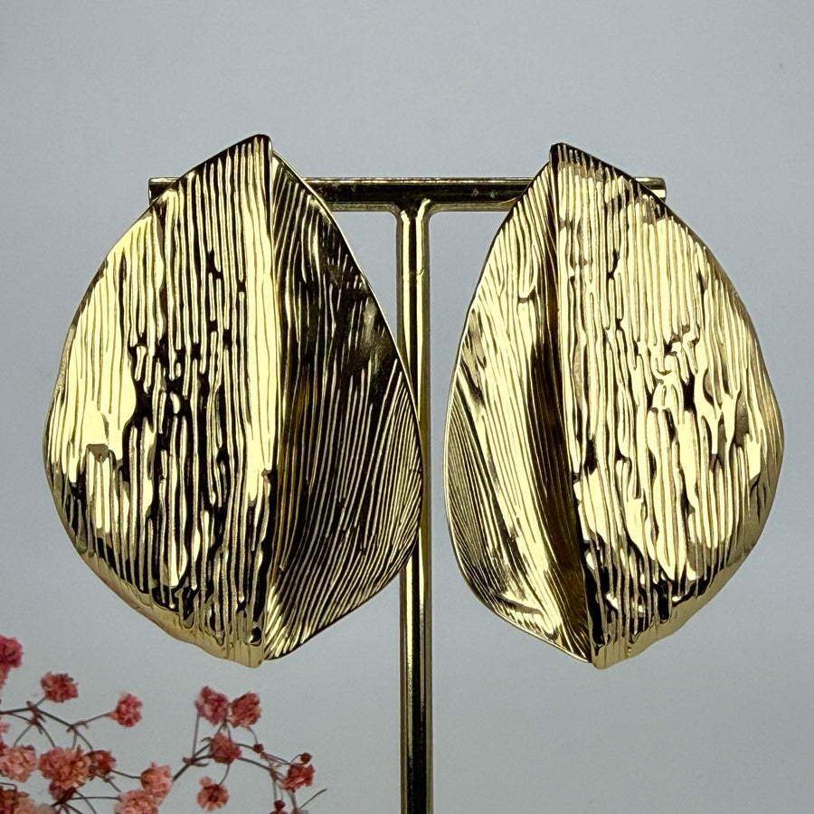 Roestvrijstalen oorbellen in goud- of zilverkleur – Modern, getextureerd bladontwerp