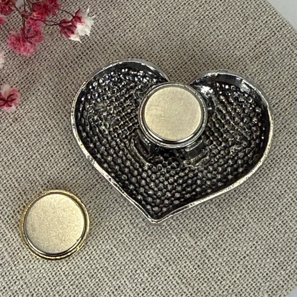 Magnetbrosche aus Edelstahl – Dekoratives Herz, erhältlich in Gold, Silber oder Roségold