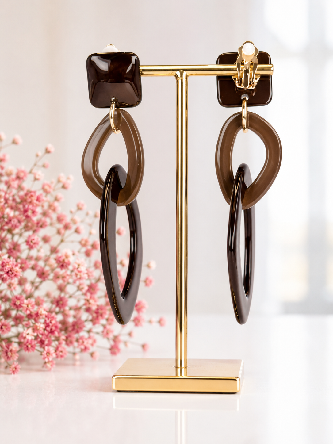 Boucles d'oreilles Clips pendantes 2 Ovales en Résine bleu, noir ou marron.