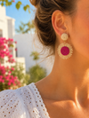 Boucles d’oreilles soleil écru et fuchsia diamètre 5cm – L’élégance bohème chic de l’été ✨🌺