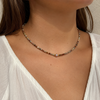 Roestvrijstalen ketting met jaspis kralen – fijne choker met roze centrale kraal