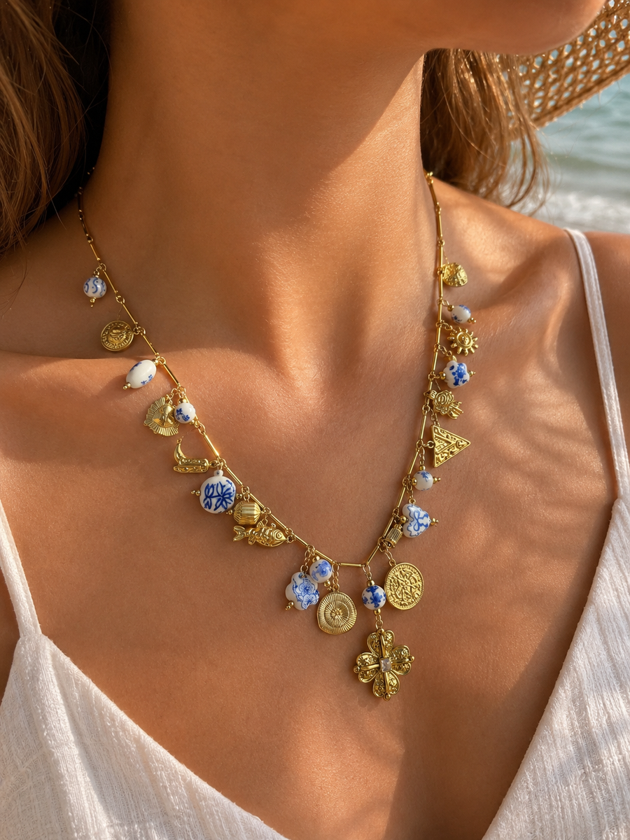 Collier sautoir breloques dorées perles bleues – acier inoxydable