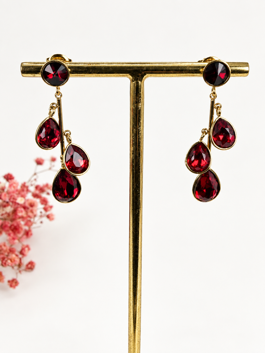 Boucles d’oreilles pendantes à trois gouttes facettées – rouge ou ambré – 3,5 cm