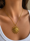 Collier pendentif grand Soleil en Acier Inoxydable – Doré ou Argenté