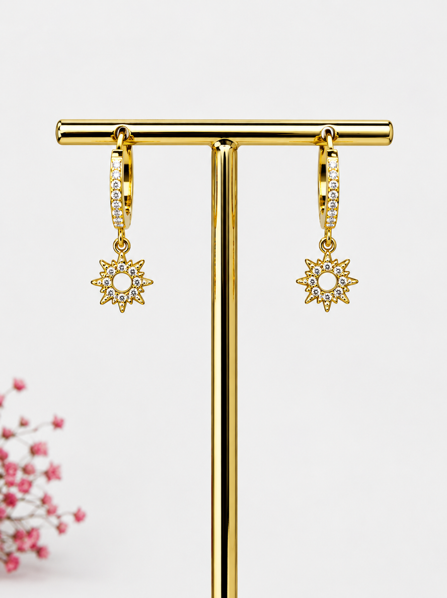 Boucles d’oreilles mini créoles soleil dorées – Acier inoxydable