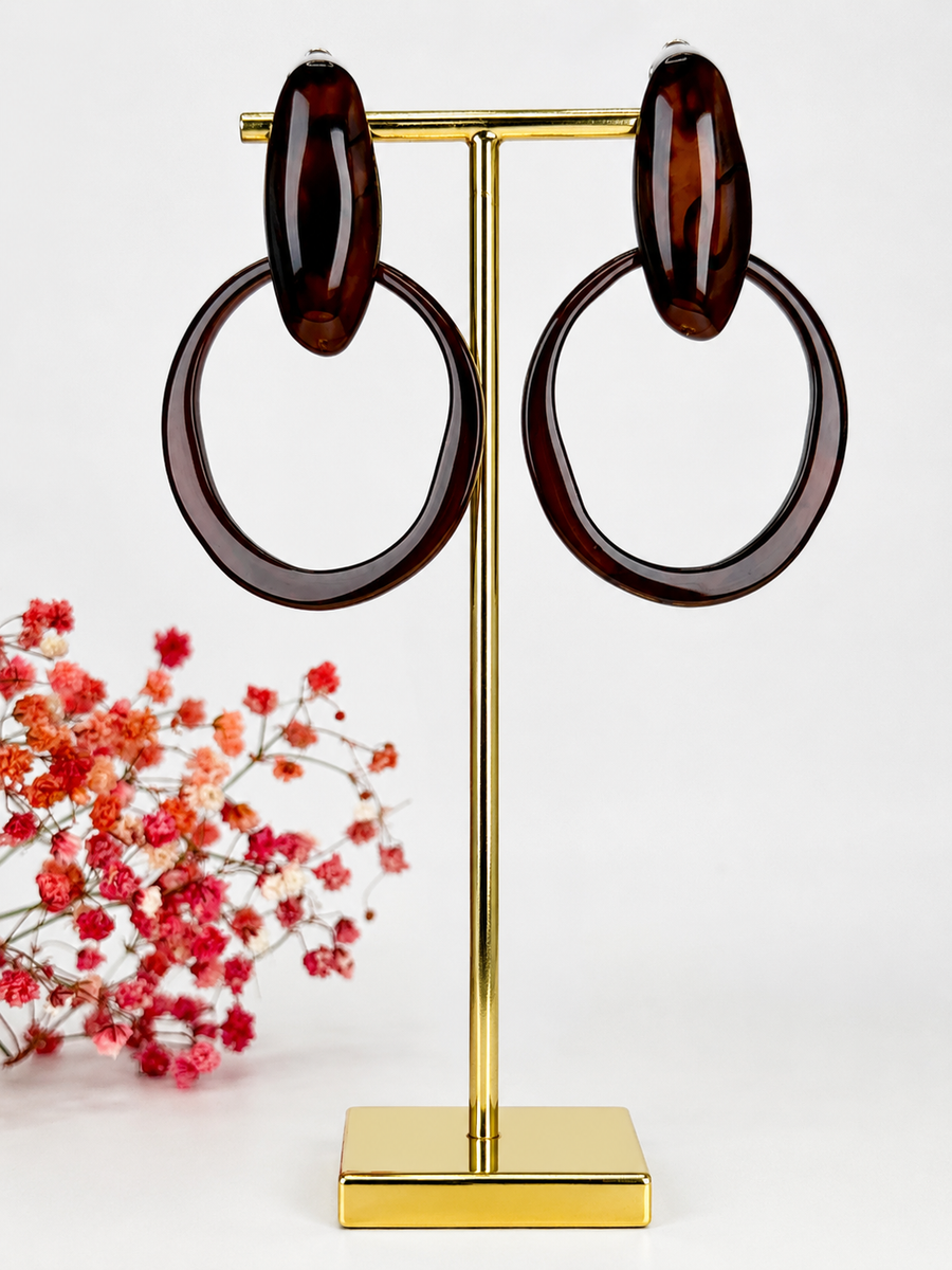 Boucles d'oreilles Clips Rondes creuses en Résine marron ou verte.