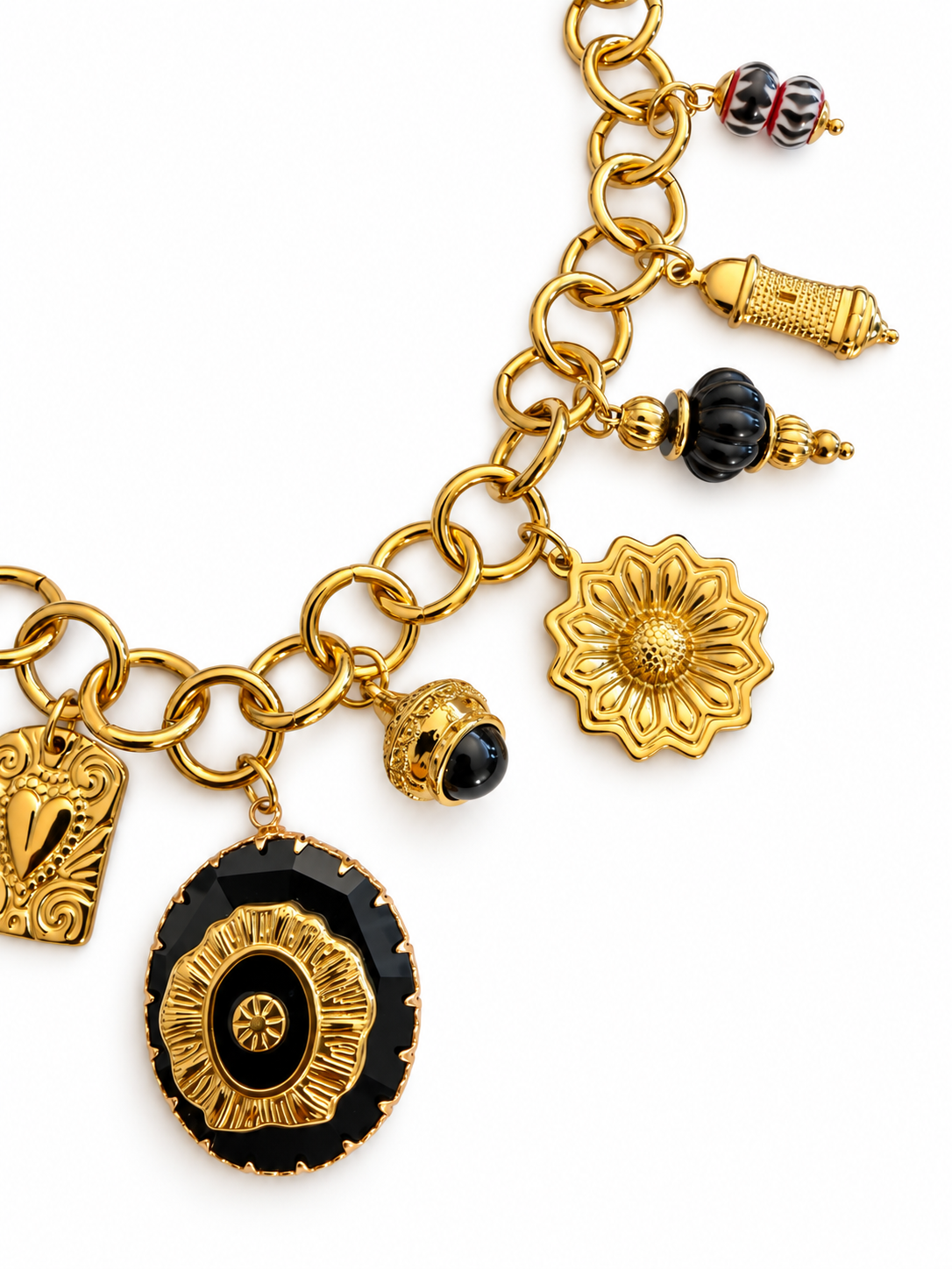 Verstellbare Halskette mit goldenem und rotem Herz – Barock & Sakralstil, braune Perlen.