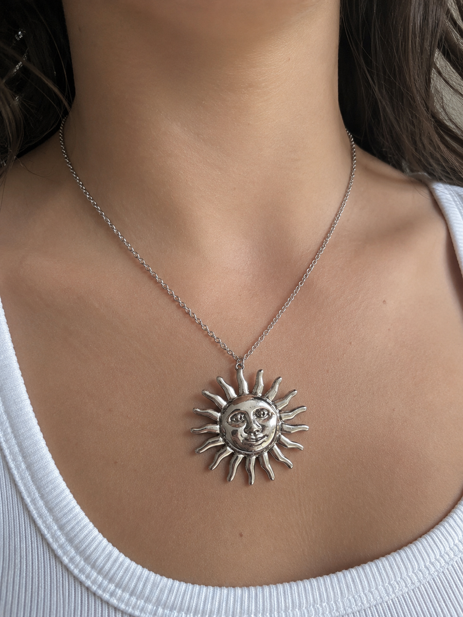 Collier pendentif grand Soleil en Acier Inoxydable – Doré ou Argenté