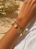 Bracelet charms étoile de mer et perles nacrées en acier inoxydable doré ajustable