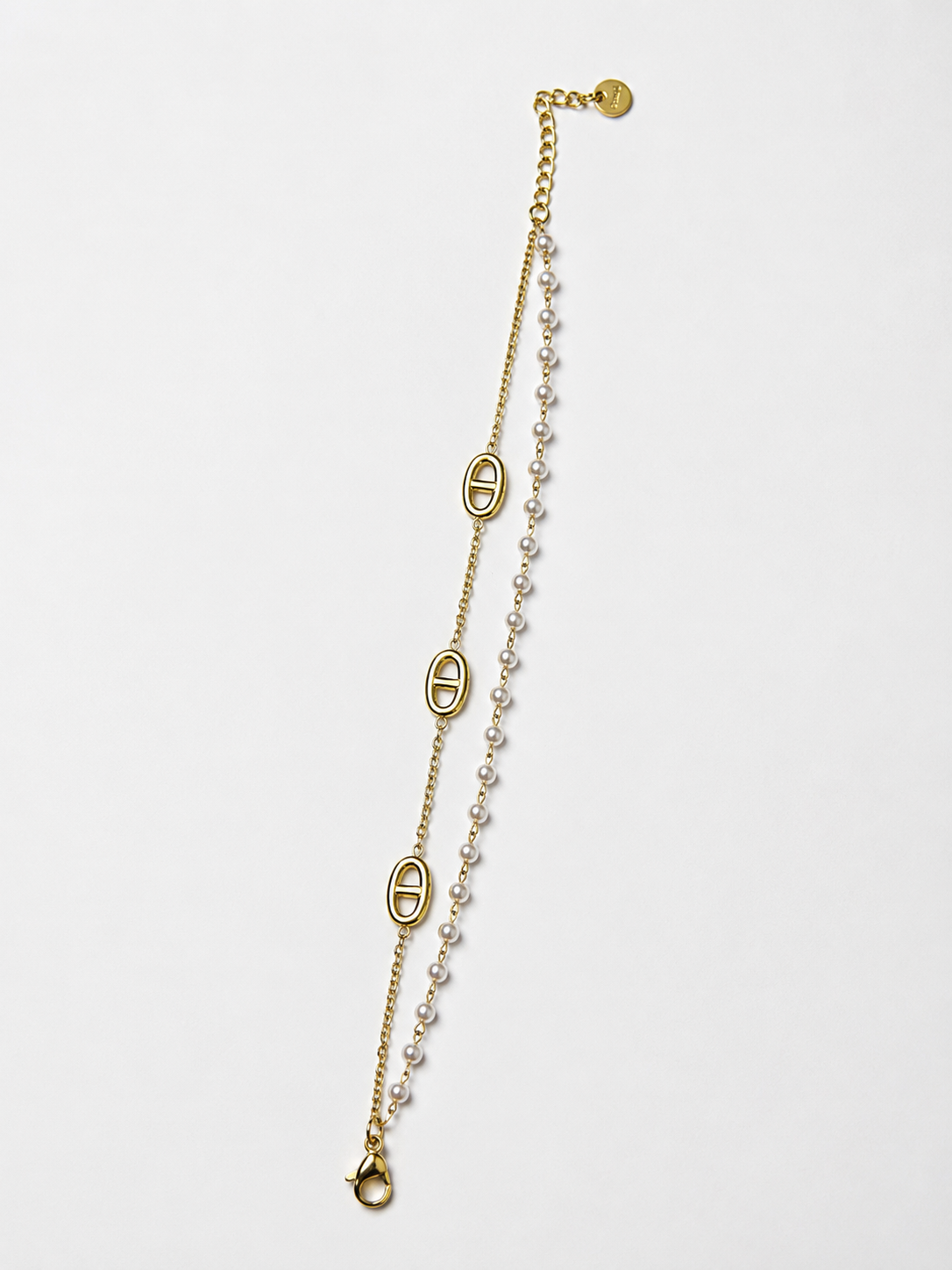 Bracelet fin double chaînes d’ancre en acier inoxydable doré et perles – bijou femme élégant et tendance