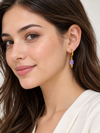 Boucles d’oreilles Créoles dorées texturées avec perle ovale suspendue, coloris noir, vert ou violet
