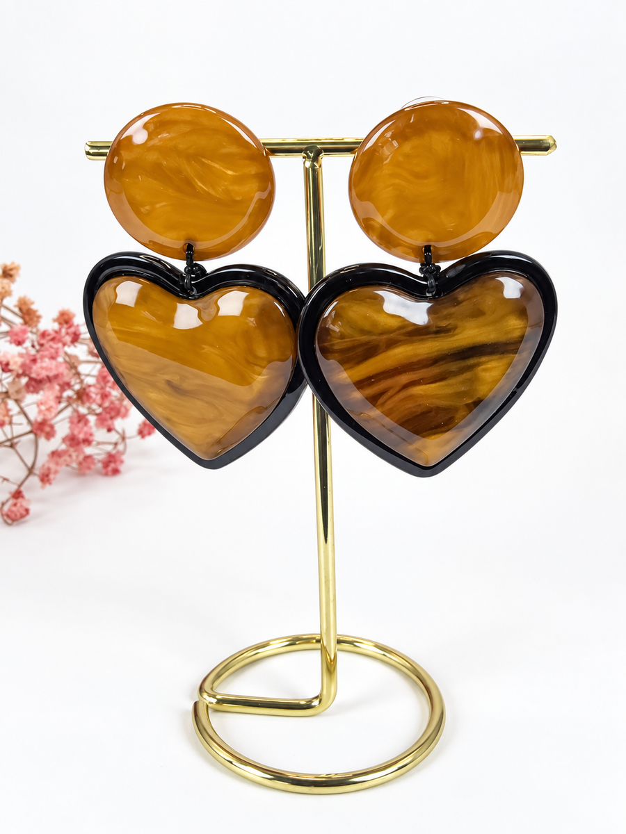 Boucles d’oreilles cœur en résine – 4 coloris