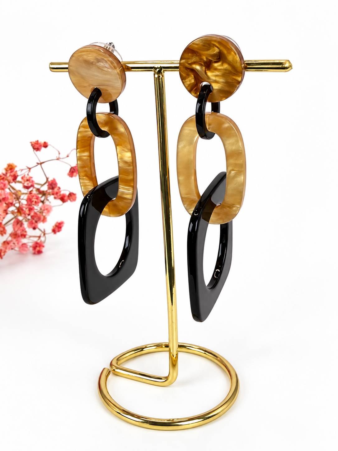 Boucles d’oreilles pendantes géométriques en résine – 4 coloris