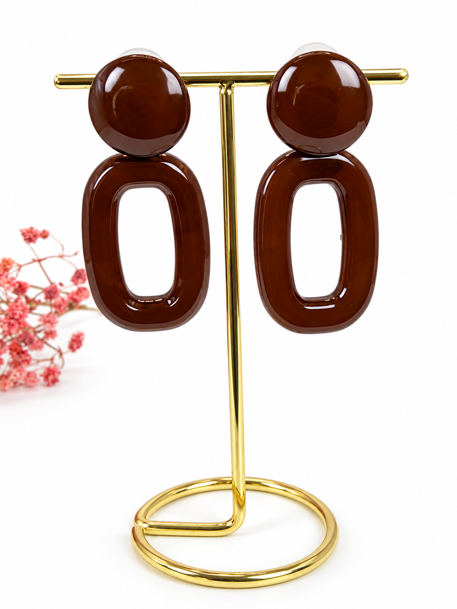 Boucles d’oreilles pendantes en résine ajourée – 5,5 cm