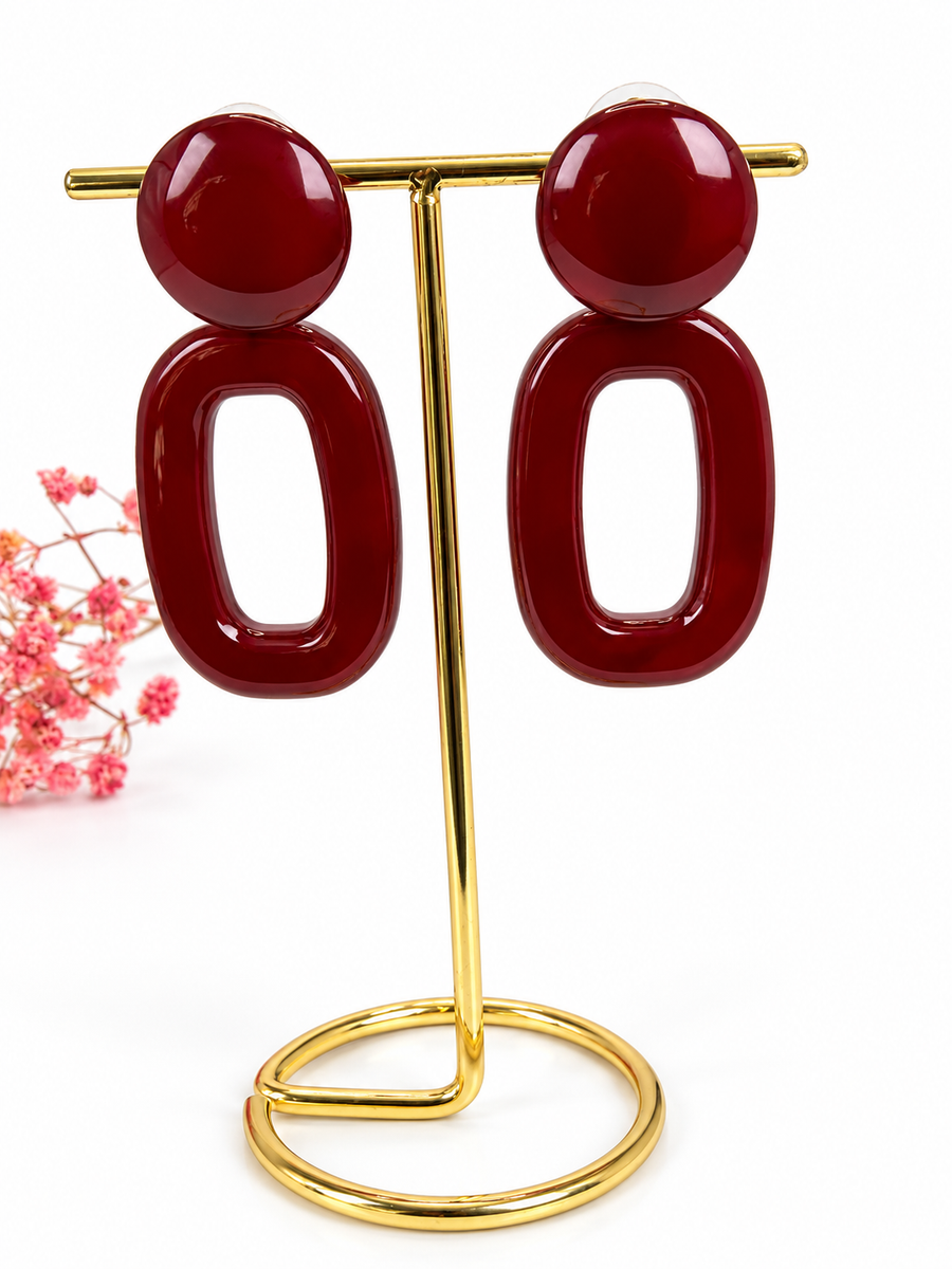 Boucles d’oreilles pendantes en résine ajourée – 5,5 cm
