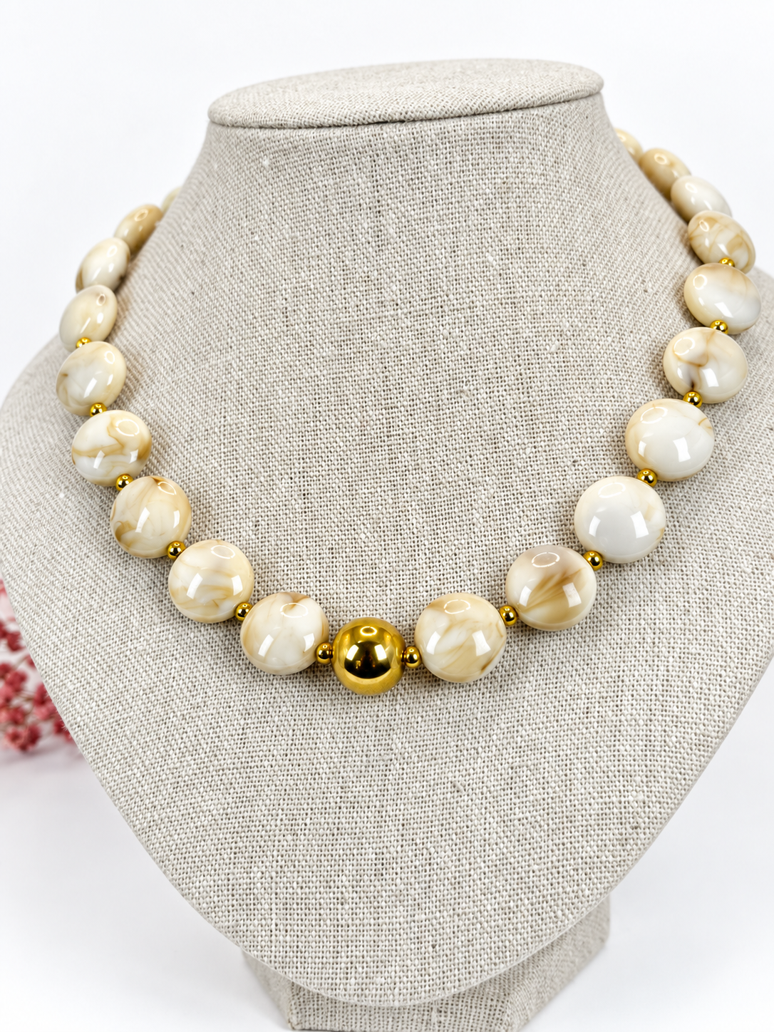 Collier court à pastilles colorées – 4 coloris