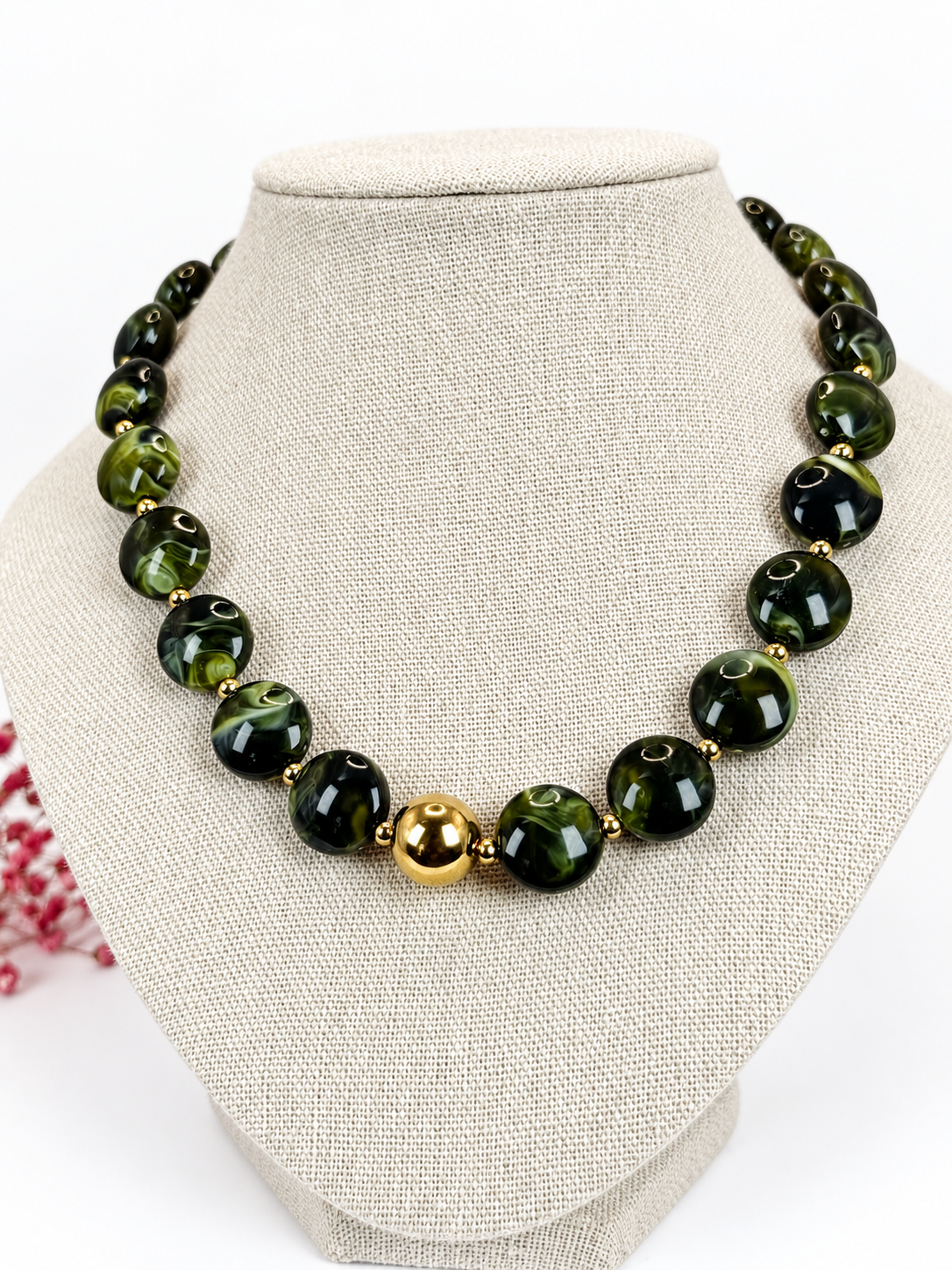 Collier court à pastilles colorées – 4 coloris