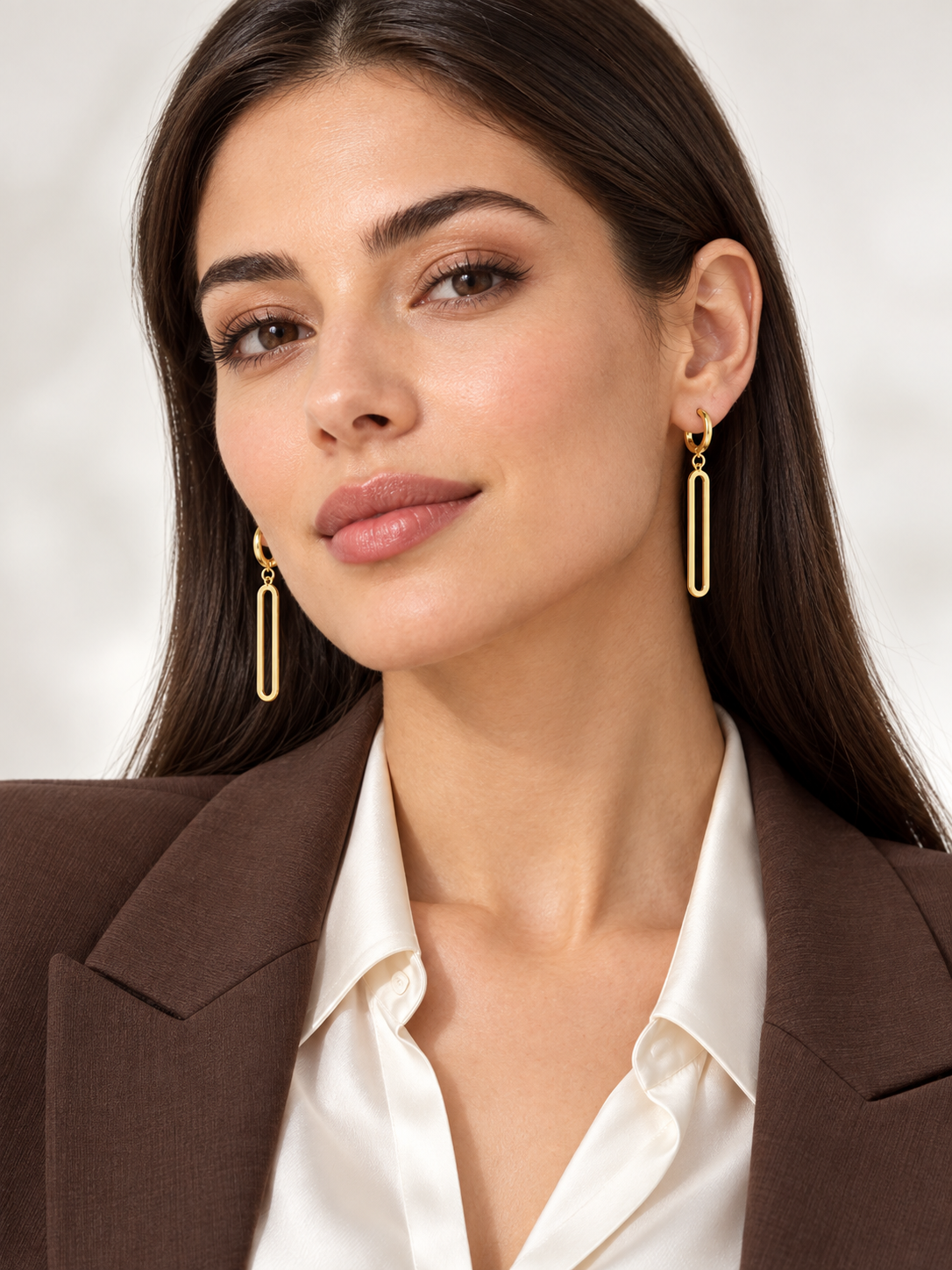 Boucles d’oreilles pendantes dorées à anneau allongé – 5 cm