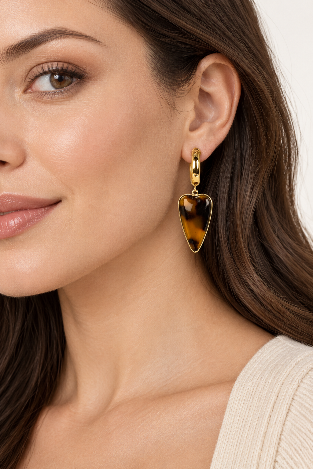 Vergoldete Edelstahl-Ohrringe – Herz im Schildpatt-Look, modernes und elegantes Design