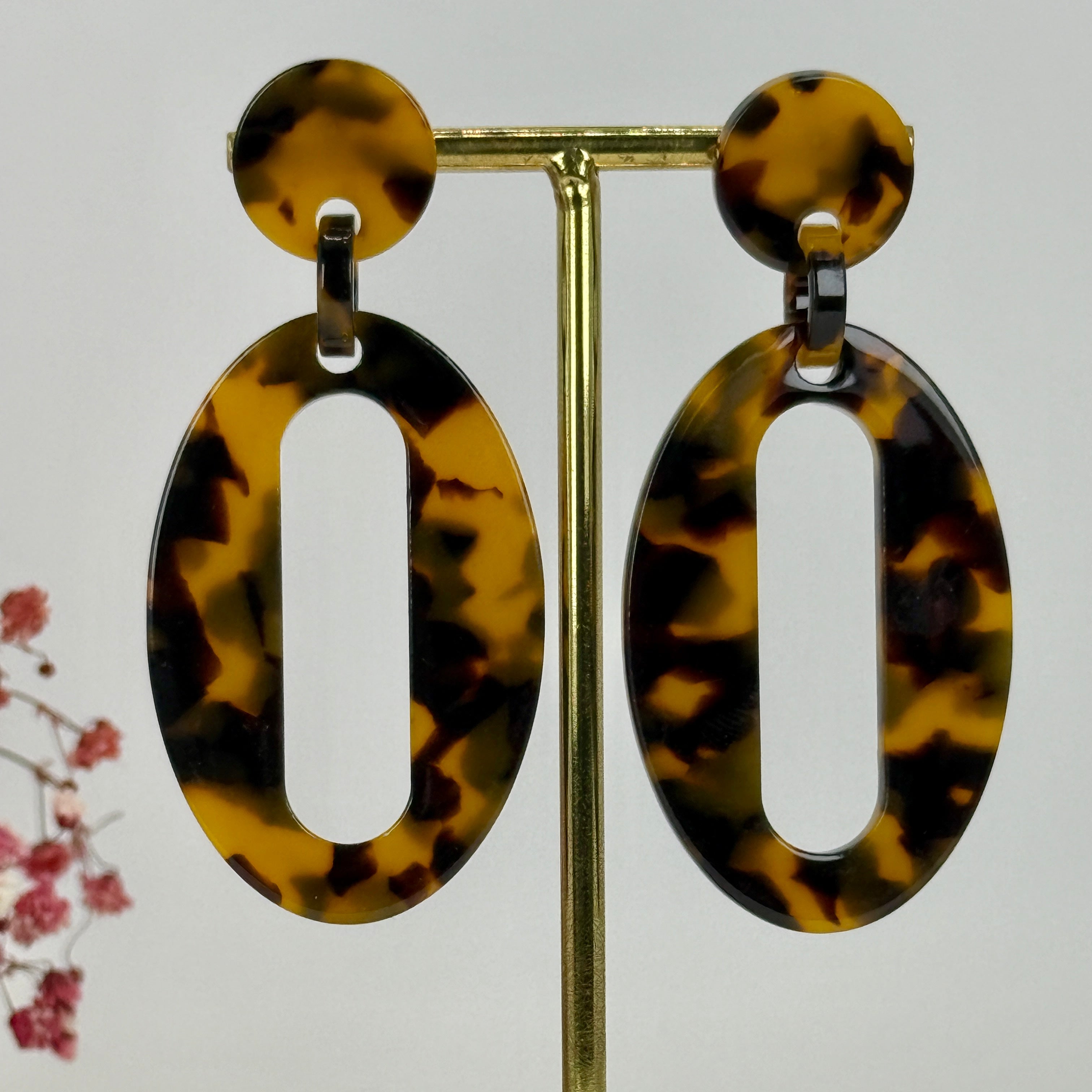 Boucles d'oreilles pendantes Ovales Résines Panthère beige ou marron.