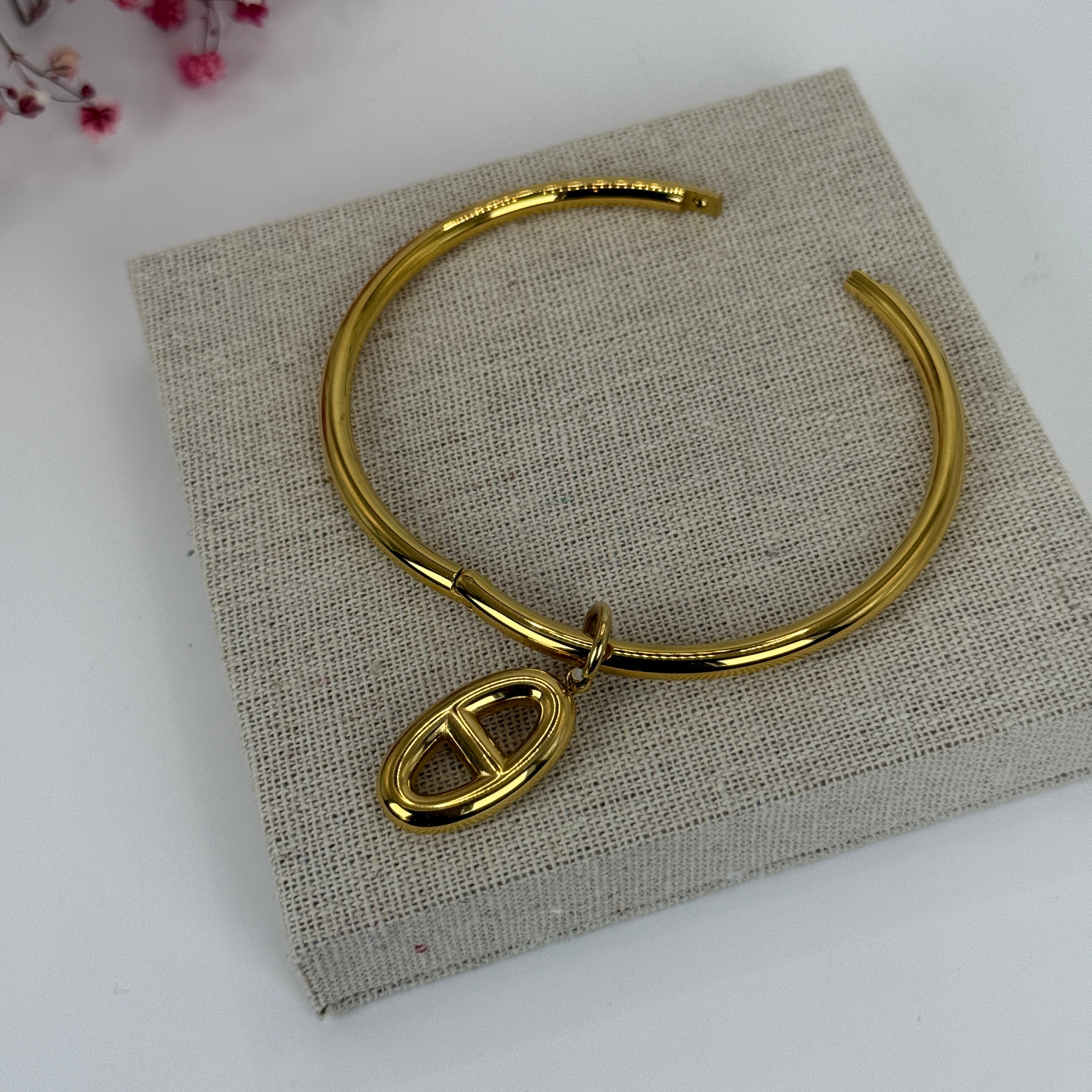 Bracelet rigide doré en acier inoxydable – Pendentif design chaine d'ancre.