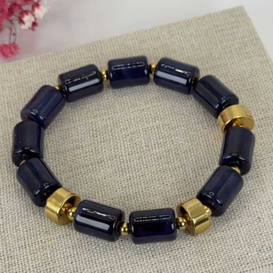 Elastische Armband van Cilindrisch Hars – Glanzende Parels & Gouden Details (Blauw, Groen of Rood).