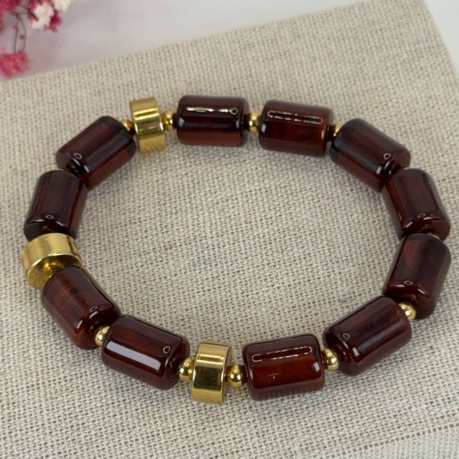 Elastische Armband van Cilindrisch Hars – Glanzende Parels & Gouden Details (Blauw, Groen of Rood).