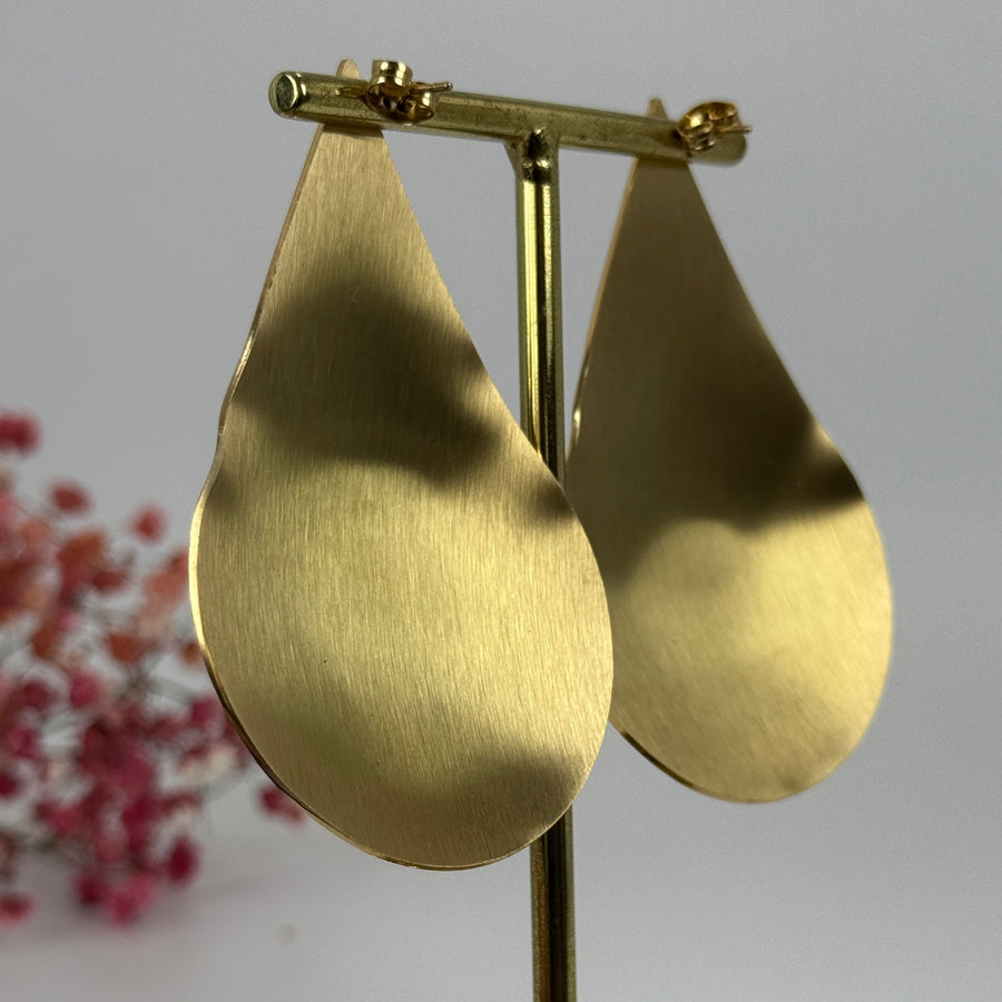 Boucles d’oreilles dorées XL en acier inoxydable – Gouttes modernes