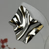 Ohrclips mit zerknittertem Gold- oder Silbereffekt – Hypoallergener Edelstahl.