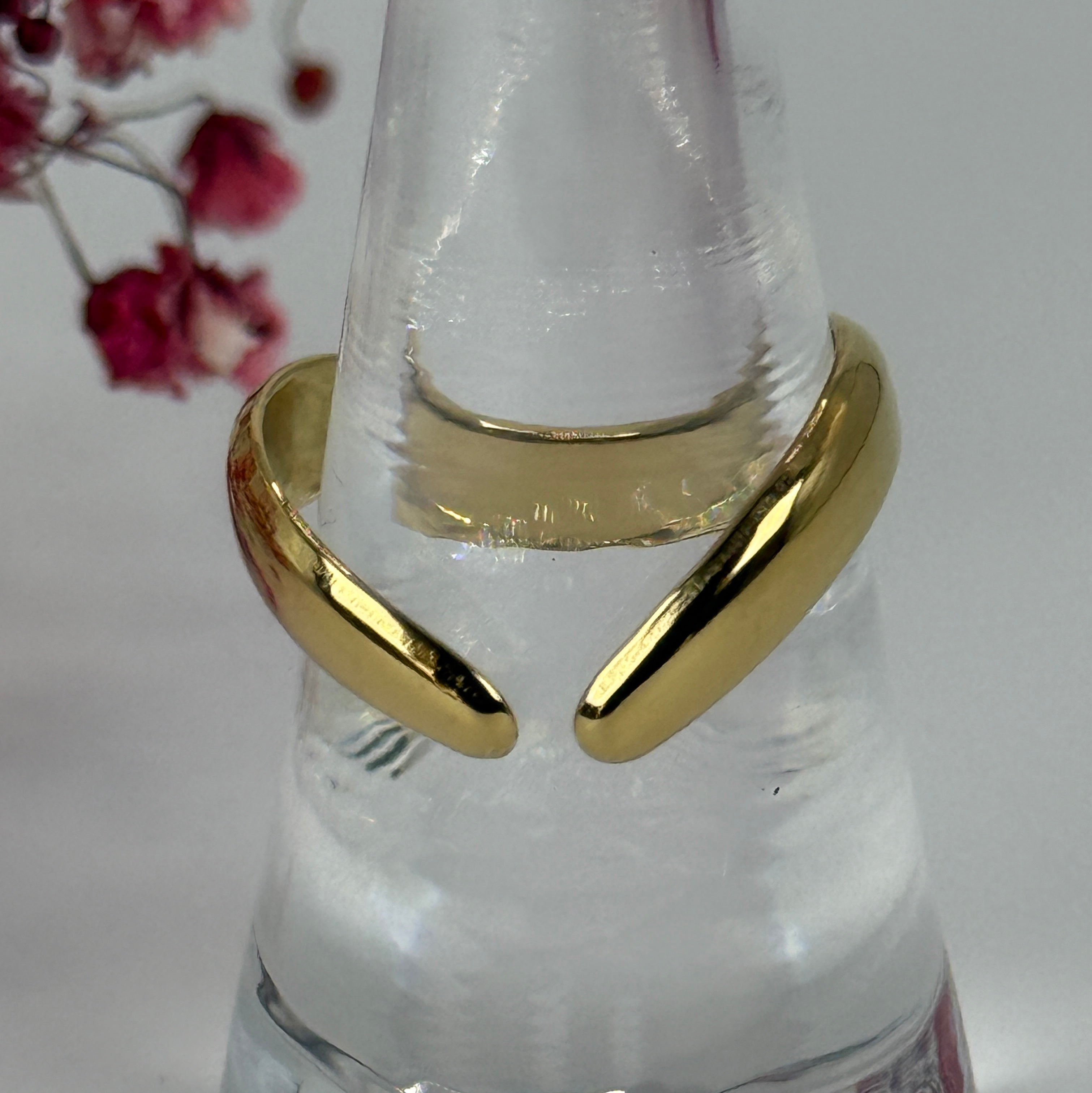 Verstellbarer geschwungener Ring aus vergoldetem Edelstahl – Minimalistisch & elegant