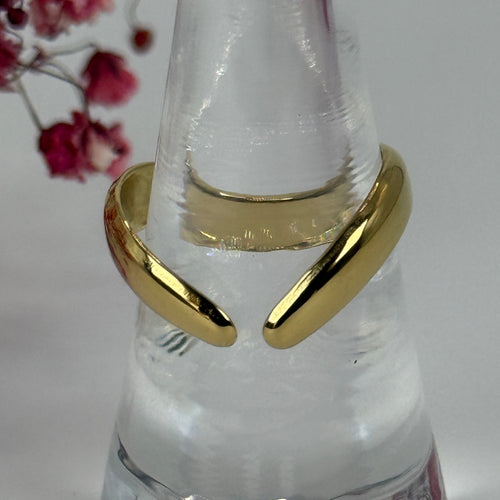 Verstelbare ring, gebogen, goudkleurig, van roestvrij staal – Minimalistisch & elegant