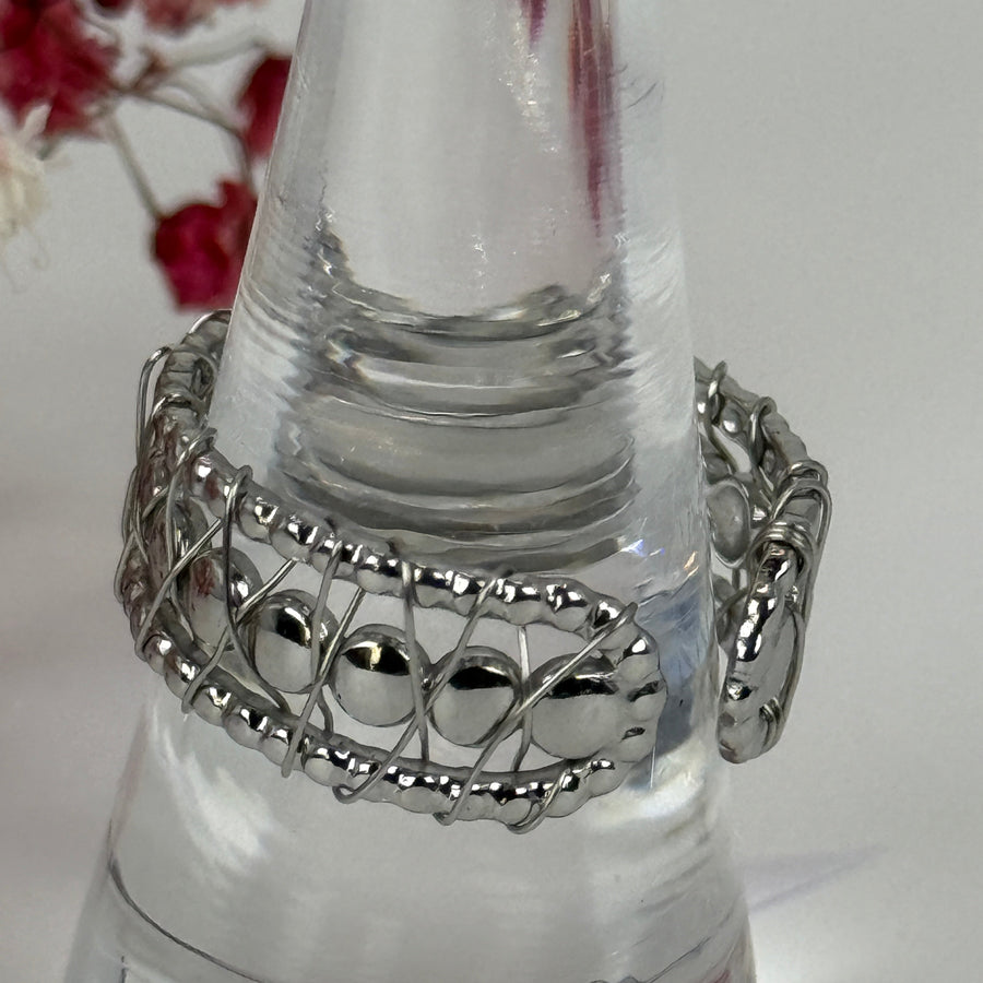 Verstellbarer Ring aus Edelstahl, silberfarben – Elegantes filigranes Design.