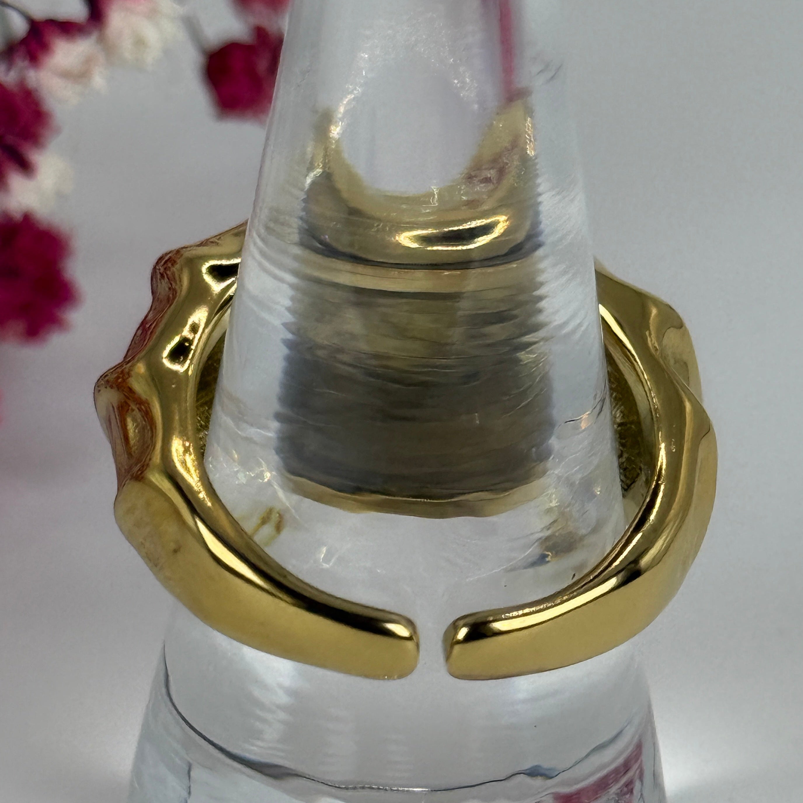 Verstellbarer Ring aus vergoldetem Edelstahl – Organischer, texturierter Ring.