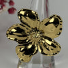 Verstellbarer Ring aus Edelstahl – Große, goldfarbene geschnitzte Blume.