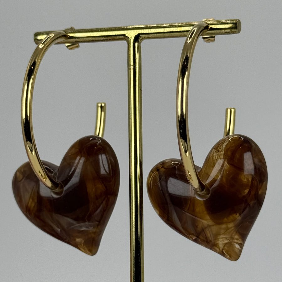 Boucles d’oreilles créoles cœur en acier inoxydable doré – Pendentif cœur effet résine marron