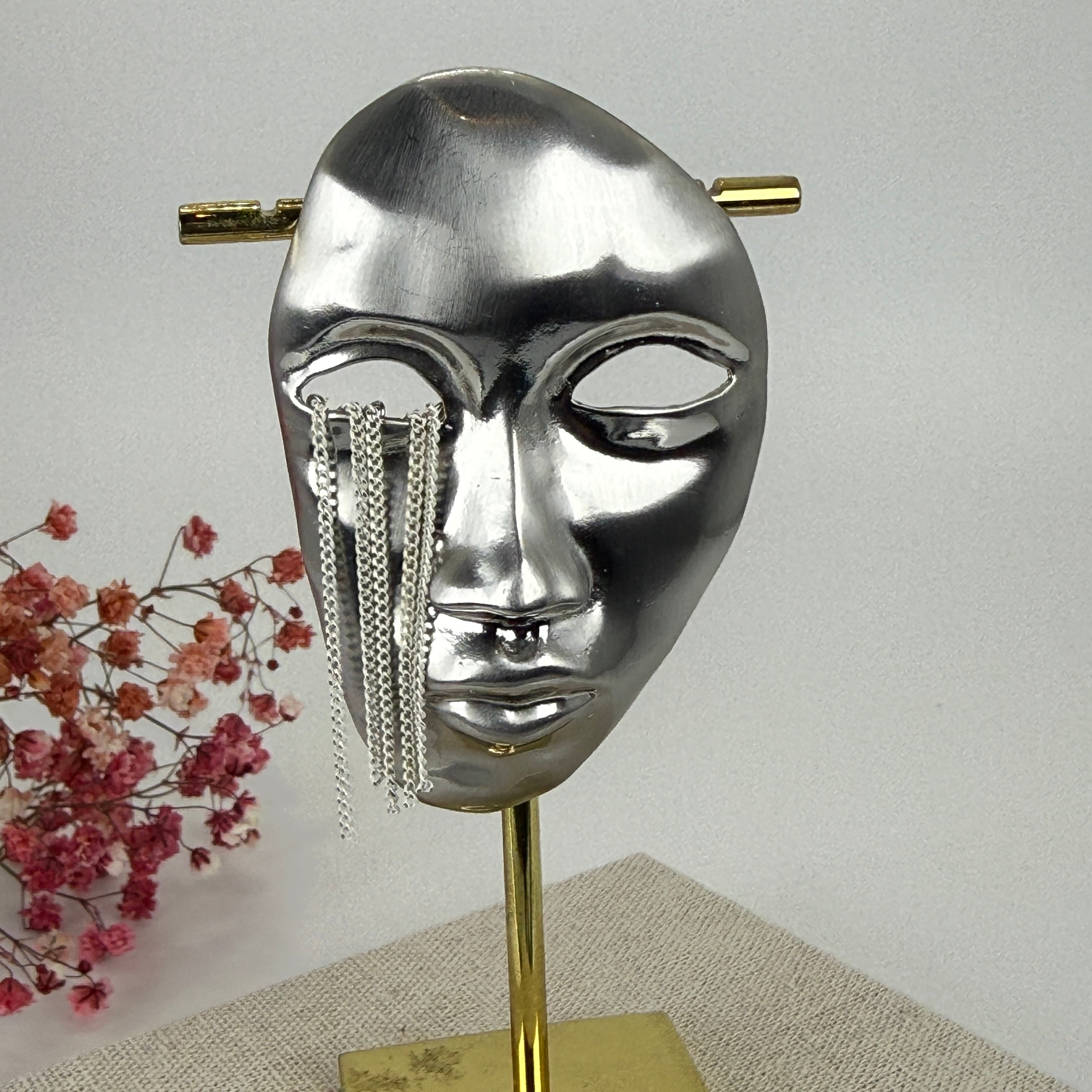 Magnetische Maskenbrosche aus Edelstahl – Goldenes oder silbernes Modell mit Ketten