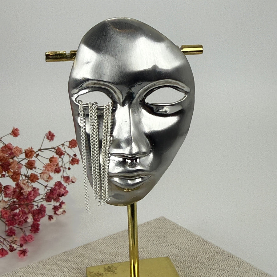 Magnetische broche artistiek masker in roestvrij staal – Goud of zilver model met kettingen