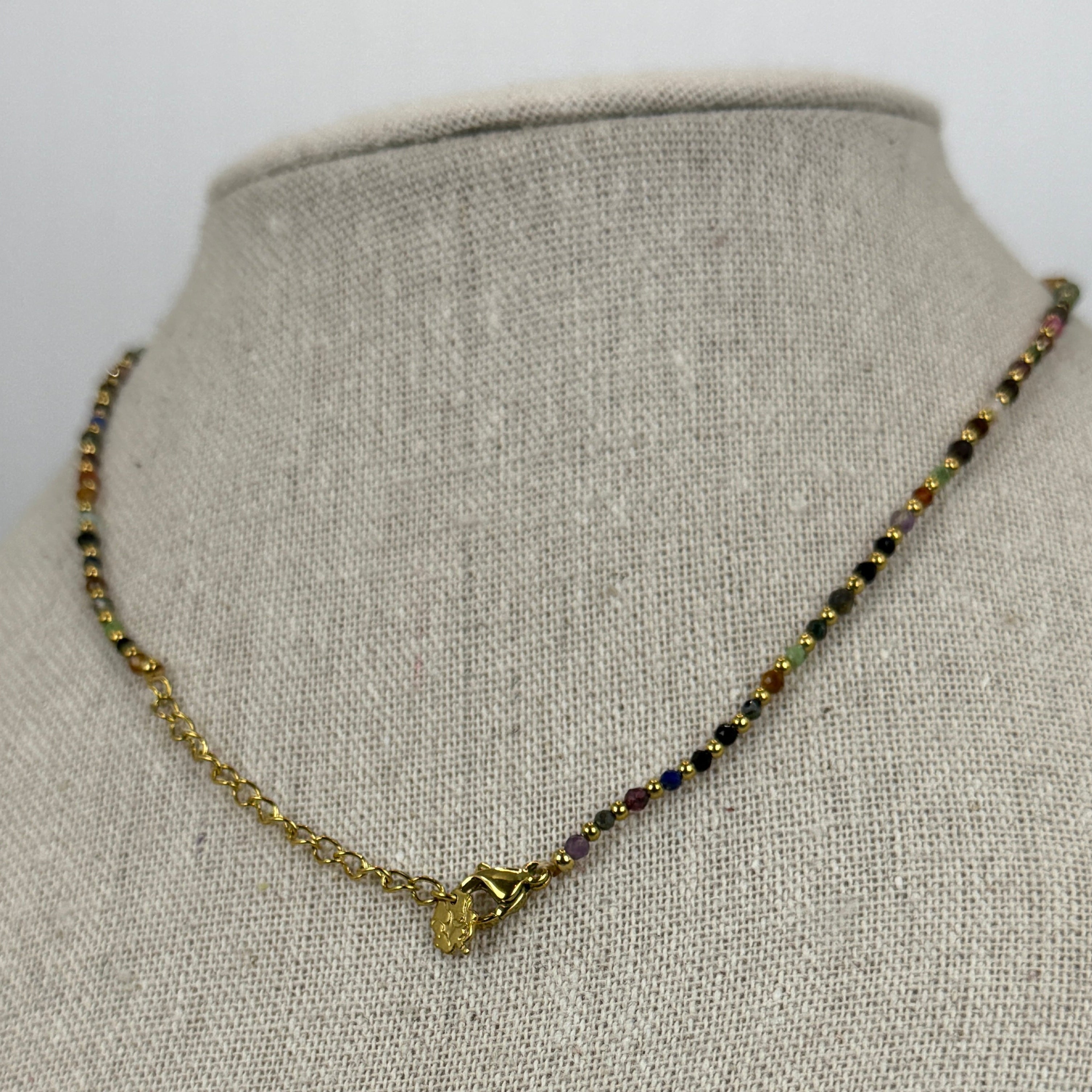 Mehrfarbige Halskette – Tigerauge & goldene facettierte Perlen