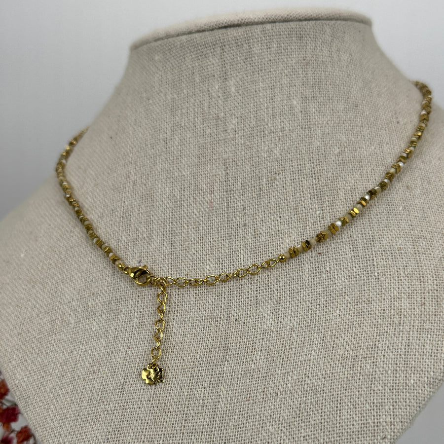 Collier perles beige facettées & doré – Acier inoxydable