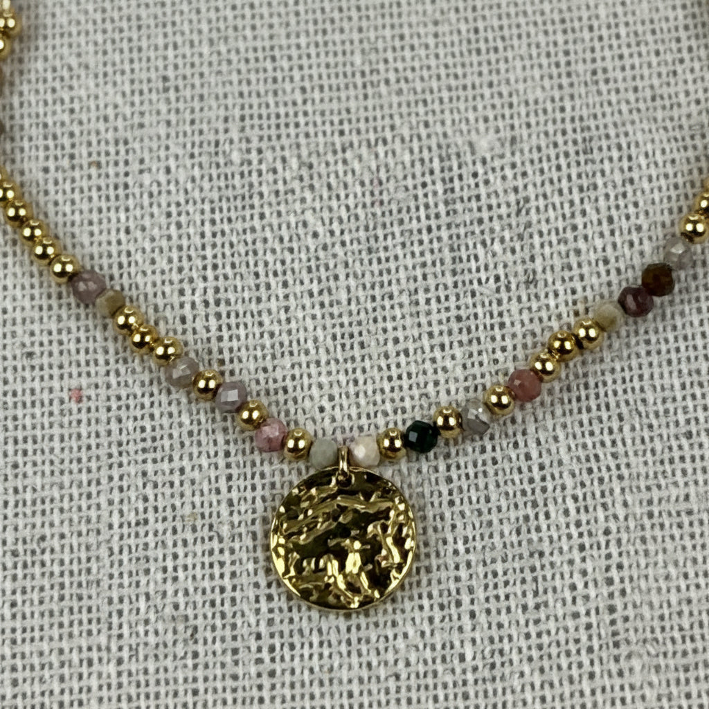 Collier en pierres naturelles multicolores & médaille dorée – Acier inoxydable goldfilled