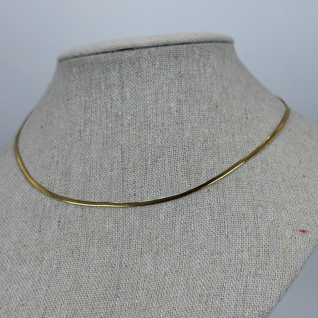 Collier ras-du-cou doré en acier inoxydable – Chaîne serpent élégante