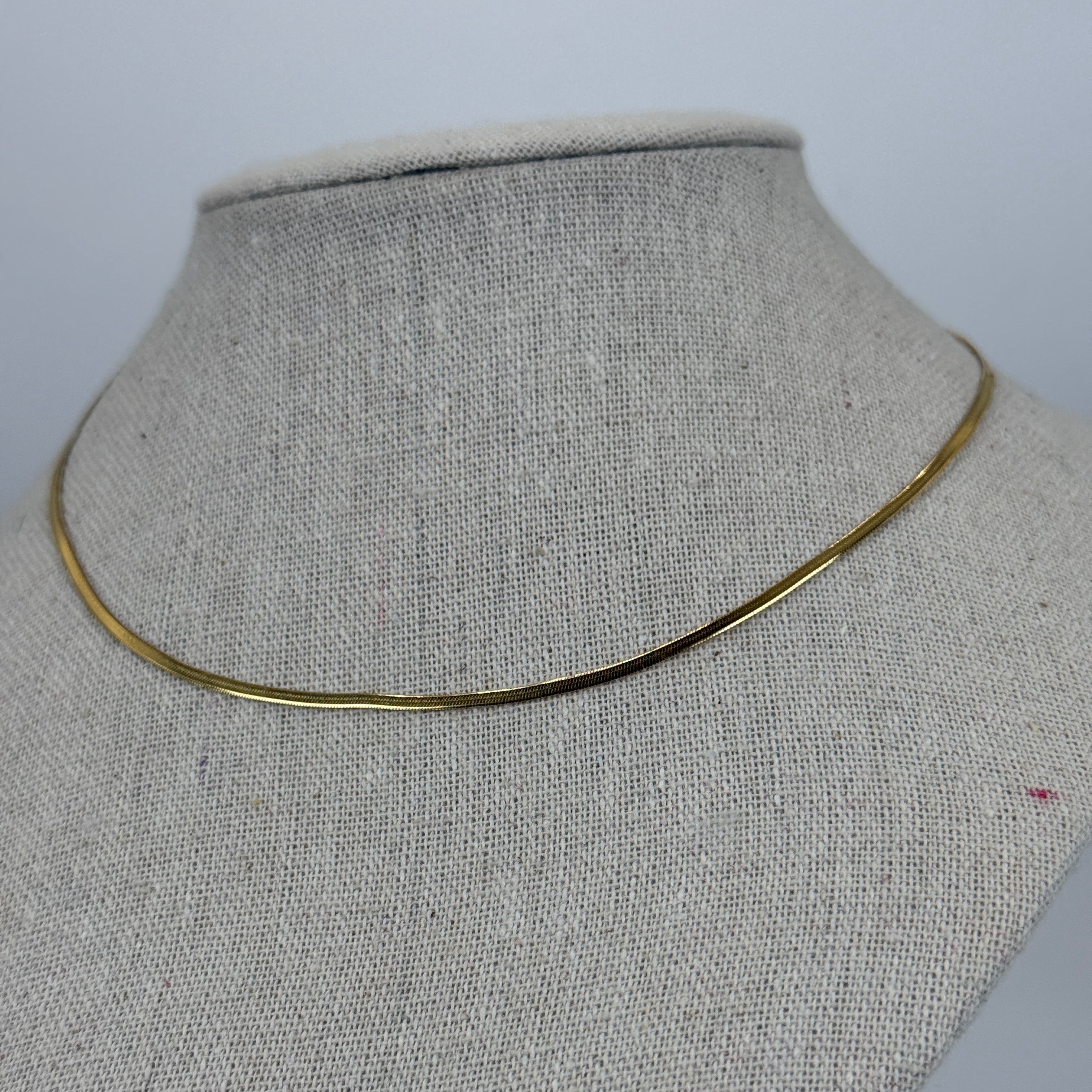 Collier ras-du-cou doré en acier inoxydable – Chaîne serpent élégante
