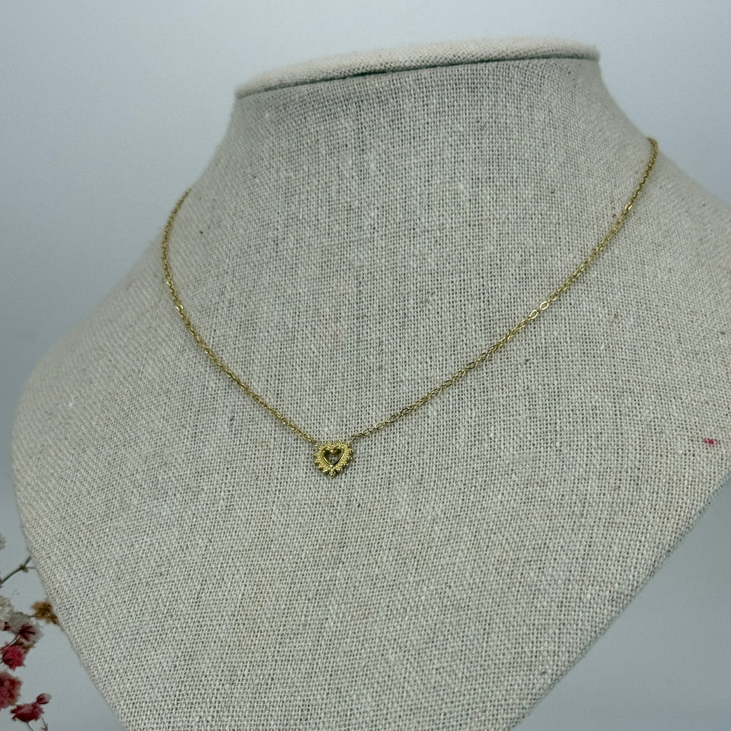 Collier doré en acier inoxydable – Pendentif cœur ajouré – Chaîne fine réglable