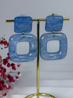 Boucles d’oreilles en résine marbrée – Forme carrée vintage chic