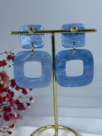 Boucles d’oreilles en résine marbrée – Forme carrée vintage chic